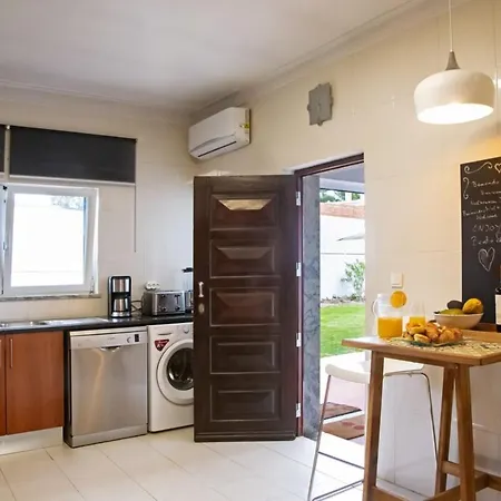 Fig Tree Family House With 4 Bedrooms *