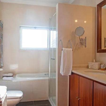 Fig Tree Family House With 4 Bedrooms Semesterbostad *